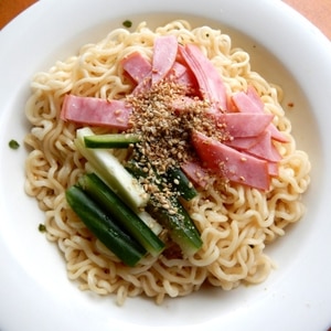 インスタントラーメンで作る☆冷やし中華